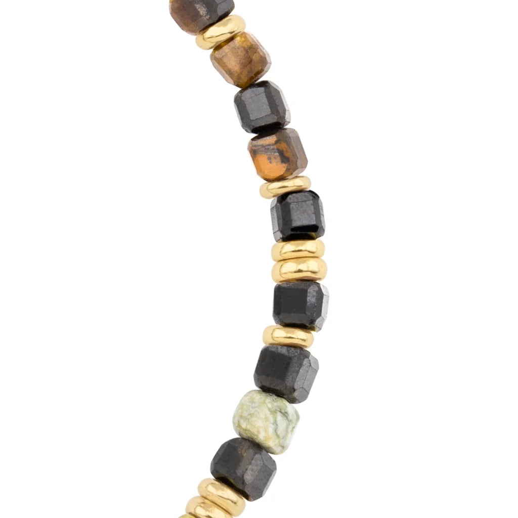 Pulsera con piedras en cubo facetado 4mm, con placa con insignia Corso y mini donas de baño de oro de 22K - Joyería y bisutería fina