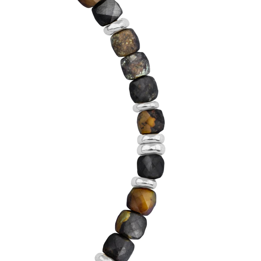 Pulsera con piedras en cubo facetado 4mm, con placa con insignia Corso y mini donas de baño de rodio - Joyería y bisutería fina