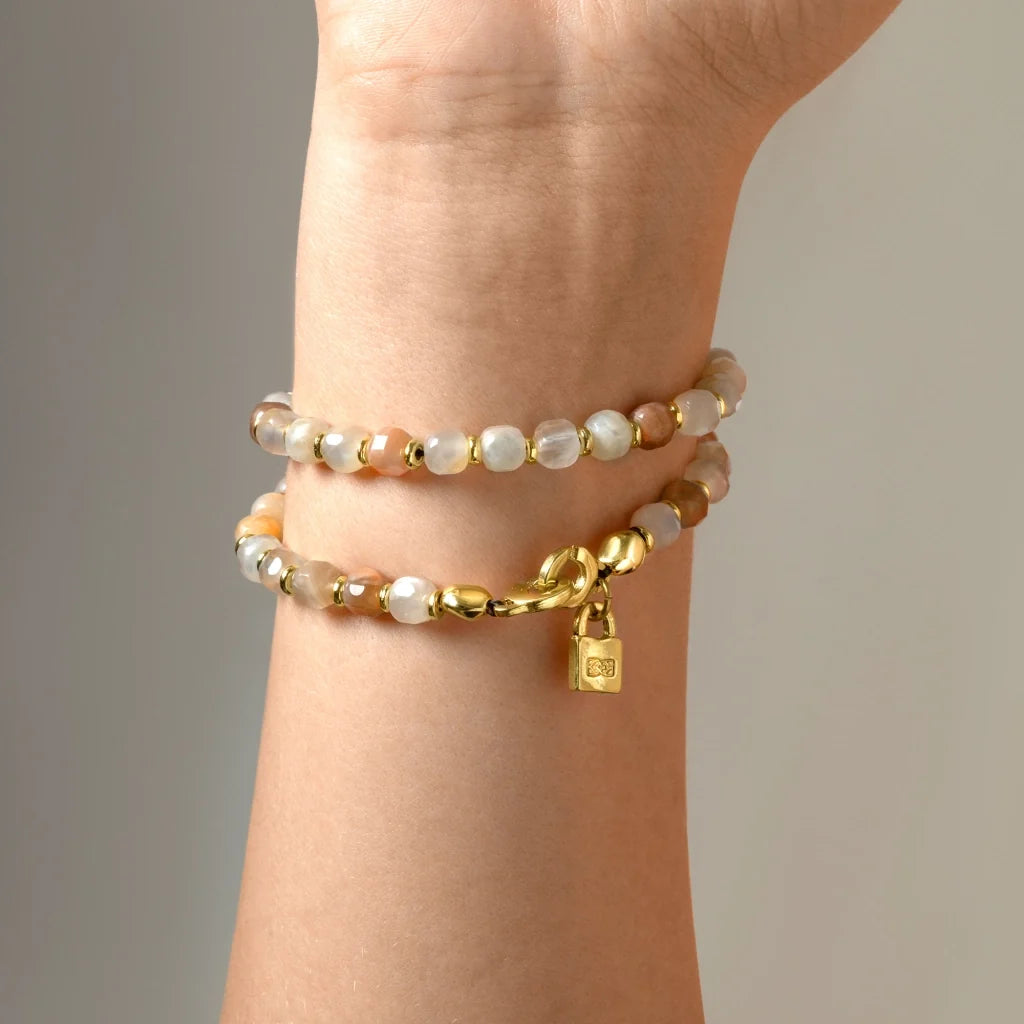 Pulsera con piedras sol facetada 6mm con diseño en doble vuelta en baño de oro 22K - Joyería y bisutería fina