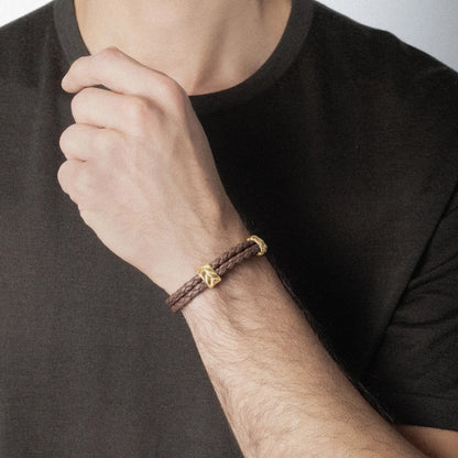 Pulsera con piel natural de borrego en trenza de 4 hilos, con broche y laureles en baño de oro 22K - Joyería y bisutería fina
