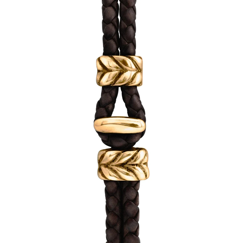 Pulsera con piel natural de borrego en trenza de 4 hilos, con broche y laureles en baño de oro 22K - Joyería y bisutería fina