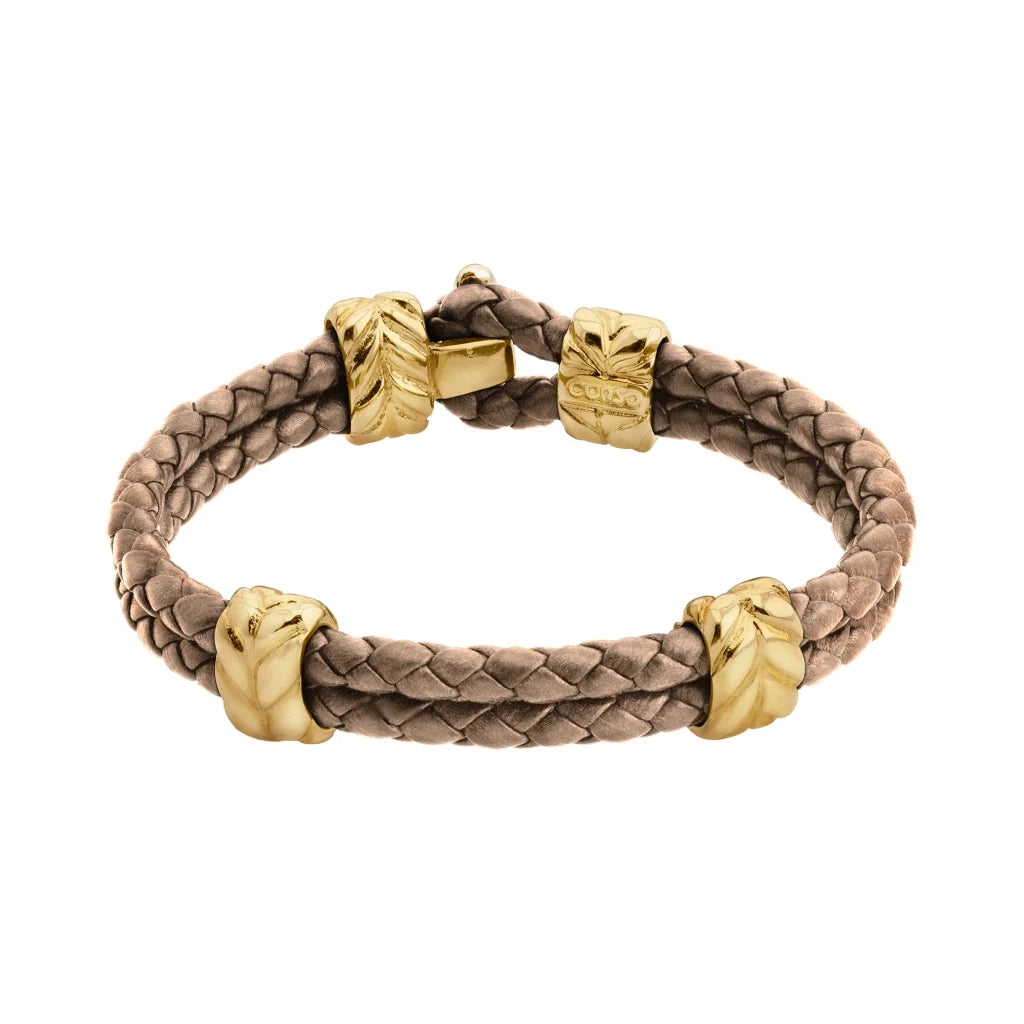 Pulsera con piel natural de borrego en trenza de 4 hilos, con broche y laureles en baño de oro 22K - Joyería y bisutería fina