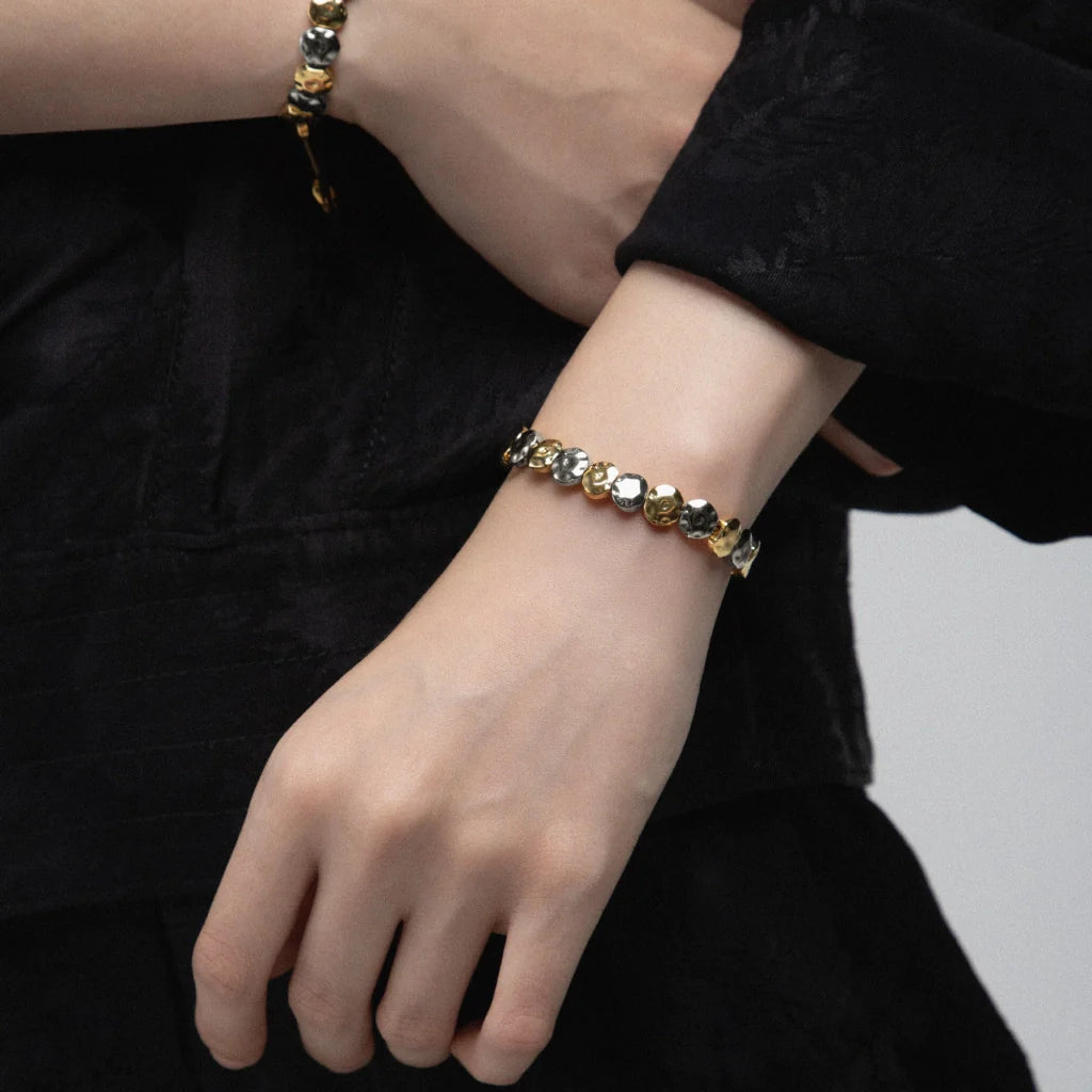 Pulsera con lunetas en baño de Oro 22K y rodio, Ajustable - Joyería y bisutería fina