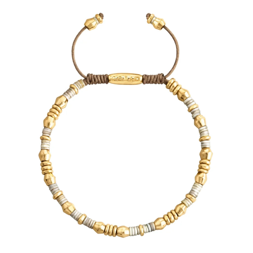 Pulsera ajustable con conchas filipinas de 3mm talladas a mano, intercaladas con cuentas bañadas en oro 22K - Joyería y bisutería fina