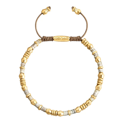 Pulsera ajustable con conchas filipinas de 3mm talladas a mano, intercaladas con cuentas bañadas en oro 22K - Joyería y bisutería fina