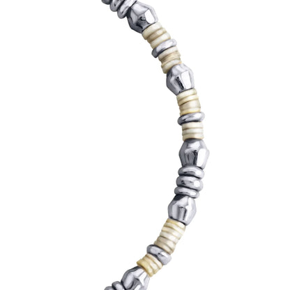 Pulsera ajustable con conchas filipinas de 3mm talladas a mano, intercaladas con cuentas bañadas en rodio - Joyería y bisutería fina