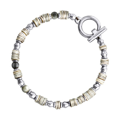 Pulsera en baño de rodio con conchas filipinas talladas a mano y piedras semipreciosas - Joyería y bisutería fina
