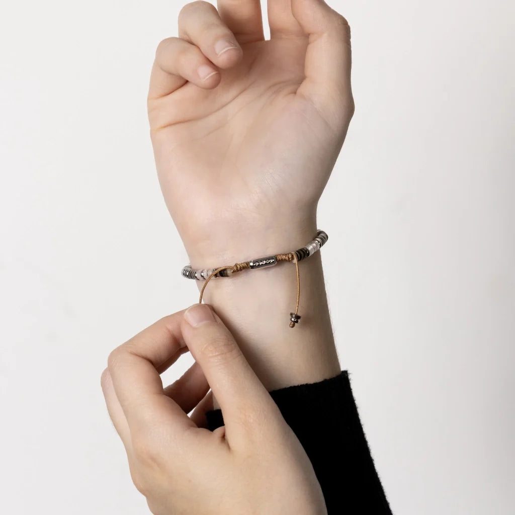 Pulsera en baño de Rodio, conchas filipinas heishi, cuarzo blanco - Joyería y bisutería fina