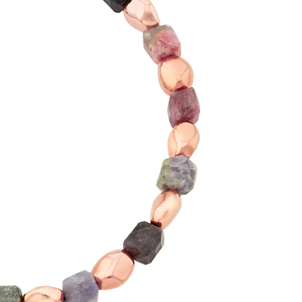 Pulsera ajustable con broche insignia Corso y cuentas facetadas en baño oro rosa de 22k, con piedra turmalina multicolor facetada - Joyería y bisutería fina