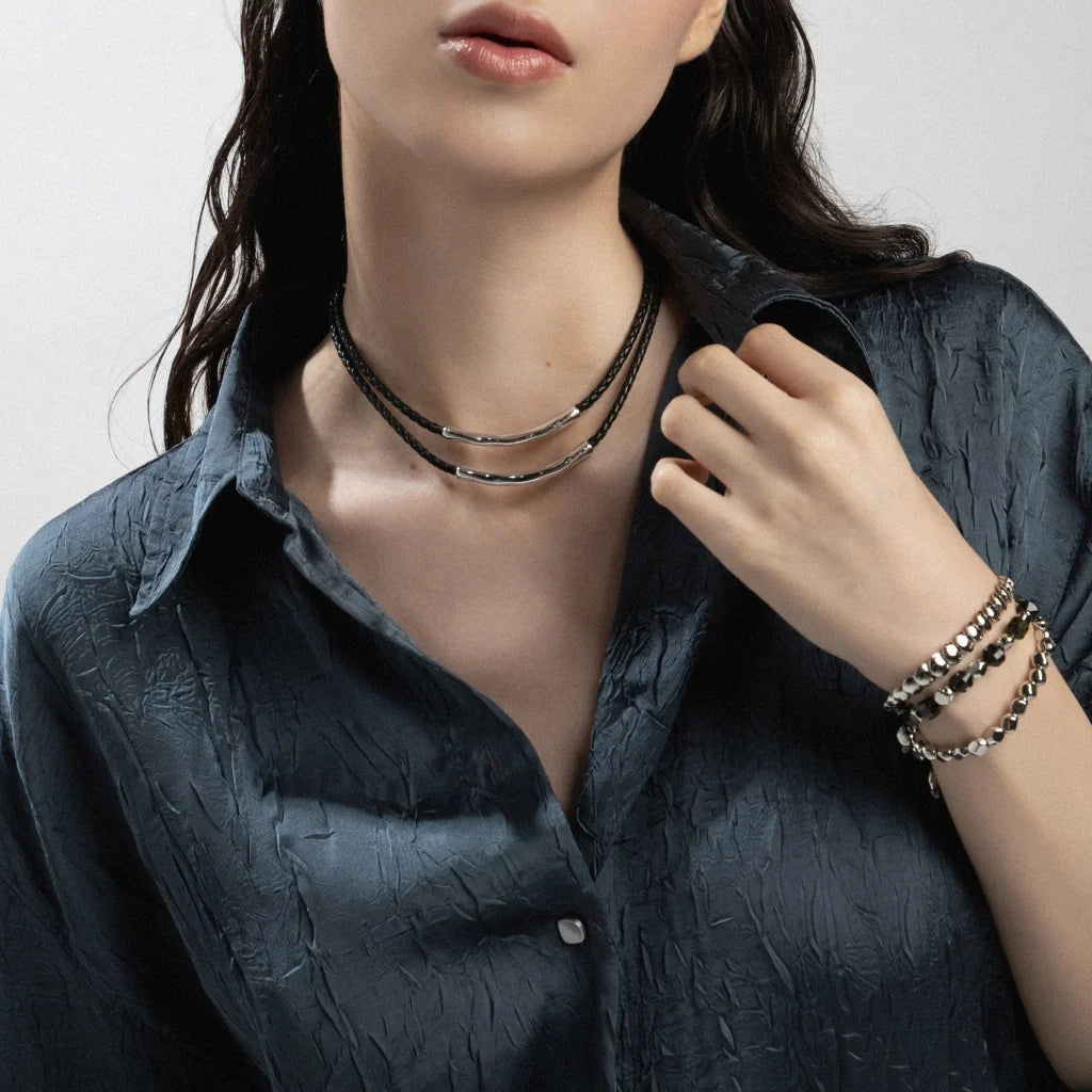 Pulsera ajustable con broche insignia Corso y cuentas facetadas en baño de rodio, con piedra turmalina facetada - Joyería y bisutería fina