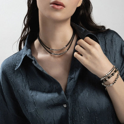 Pulsera ajustable con broche insignia Corso y cuentas facetadas en baño de rodio, con piedra turmalina facetada - Joyería y bisutería fina